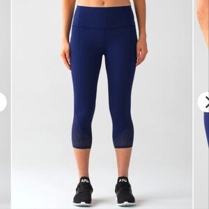 Lululemon Anew Crop Athletic Leggings Size 4 Hero Blue